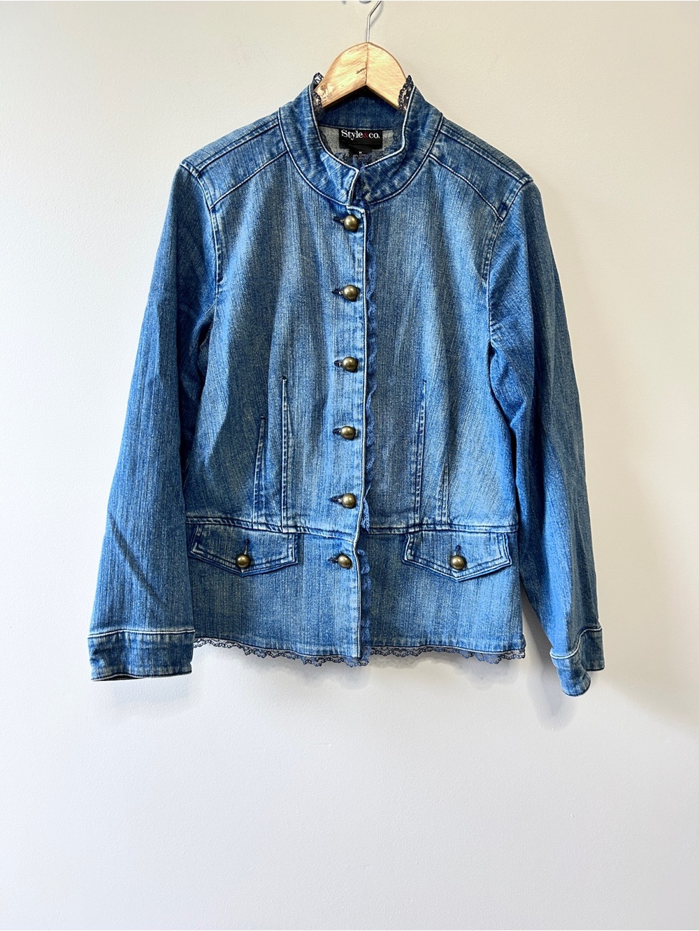 Style & Co Women’s M Denim Jacket Lace Trim Brass Buttons Stretch layering